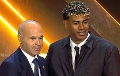 2025成都乒联混团世界杯，中国8-0胜韩，日8-3胜德，张本智和状态不佳，恐难晋级决赛。